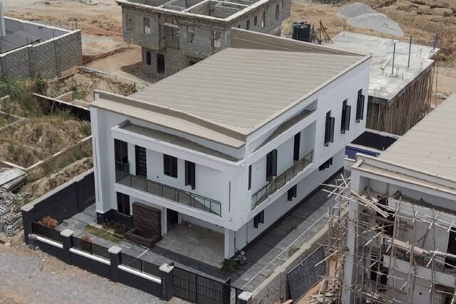 Luxurious 5-Bedroom Duplex for Sale in Galadimawa